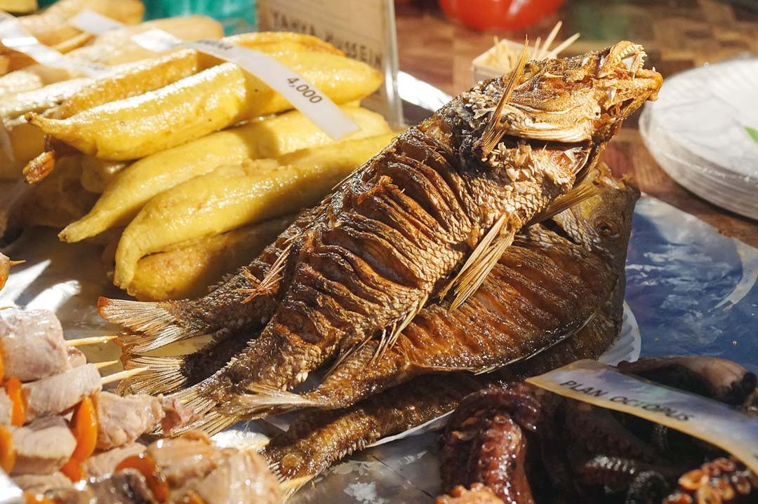 Samaki wa kuhaanga – Fisch vom Grill in gewürzter Brotkruste – FIRE&amp;FOOD