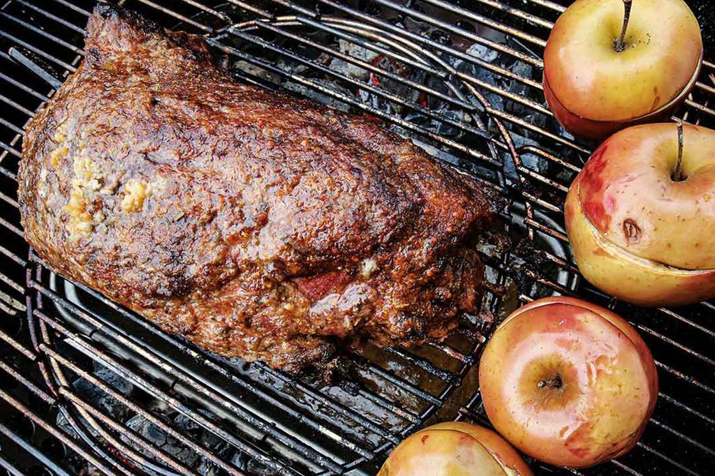 Pork neck with stuffed apples 